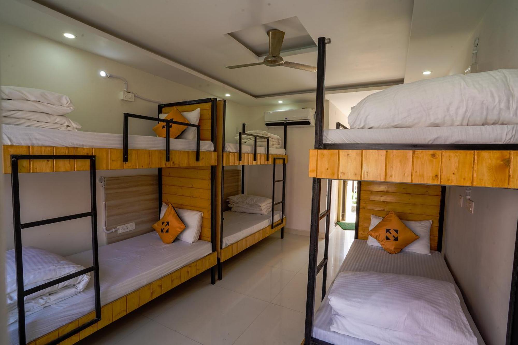 Hide-In Rishikesh, Laxman Jhula Vandrehjem Eksteriør billede