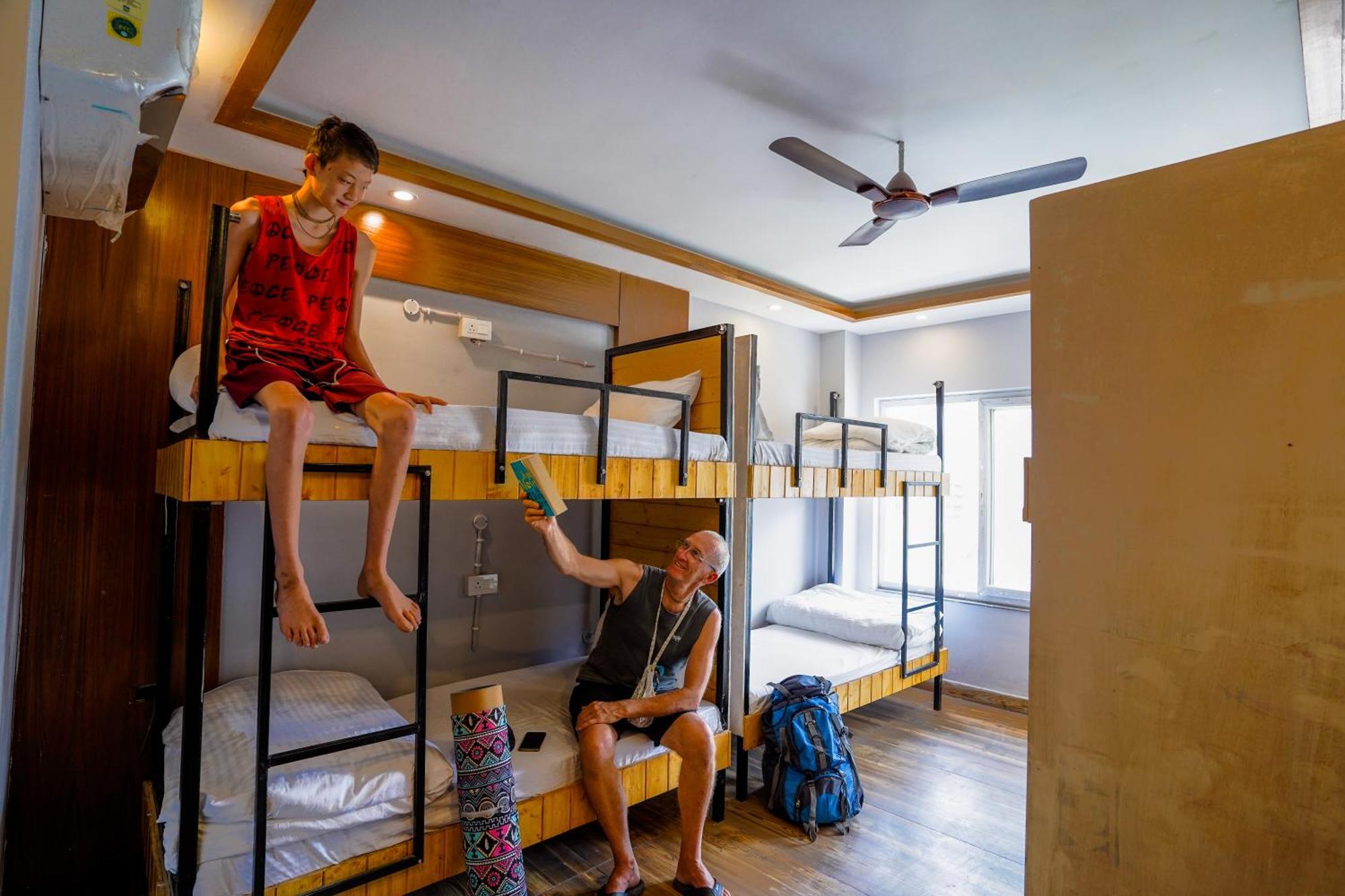 Hide-In Rishikesh, Laxman Jhula Vandrehjem Eksteriør billede