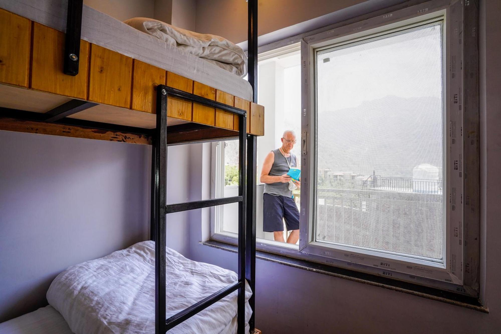 Hide-In Rishikesh, Laxman Jhula Vandrehjem Eksteriør billede